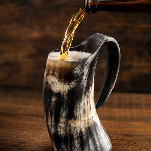 Warriors Outfit Handcrafted Plain Black Base Drinking Horn Mug – Natural Ox Horn Beer Mug with Ergonomic Handle for Mead, Ale, Beer, Wine, Whiskey, Viking Feasts, Medieval Gatherings & Rustic Home Décor