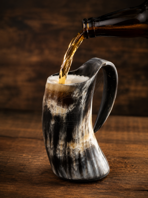 Warriors Outfit Handcrafted Plain Black Base Drinking Horn Mug – Natural Ox Horn Beer Mug with Ergonomic Handle for Mead, Ale, Beer, Wine, Whiskey, Viking Feasts, Medieval Gatherings & Rustic Home Décor